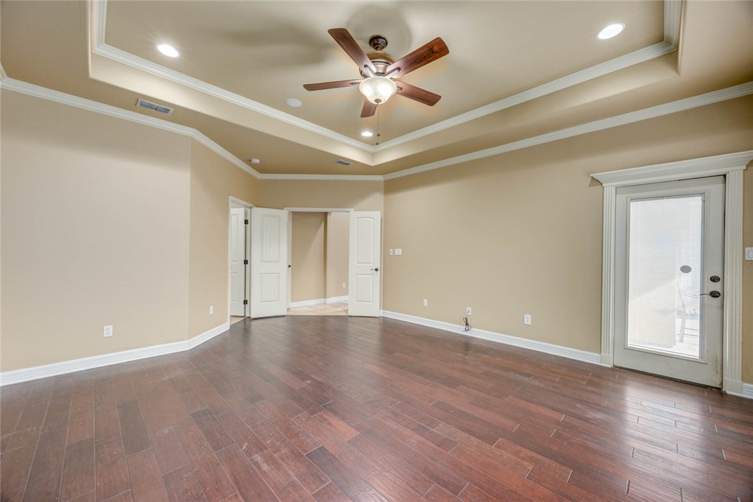 3722 Lake Hawkins Ct Property Photo 6
