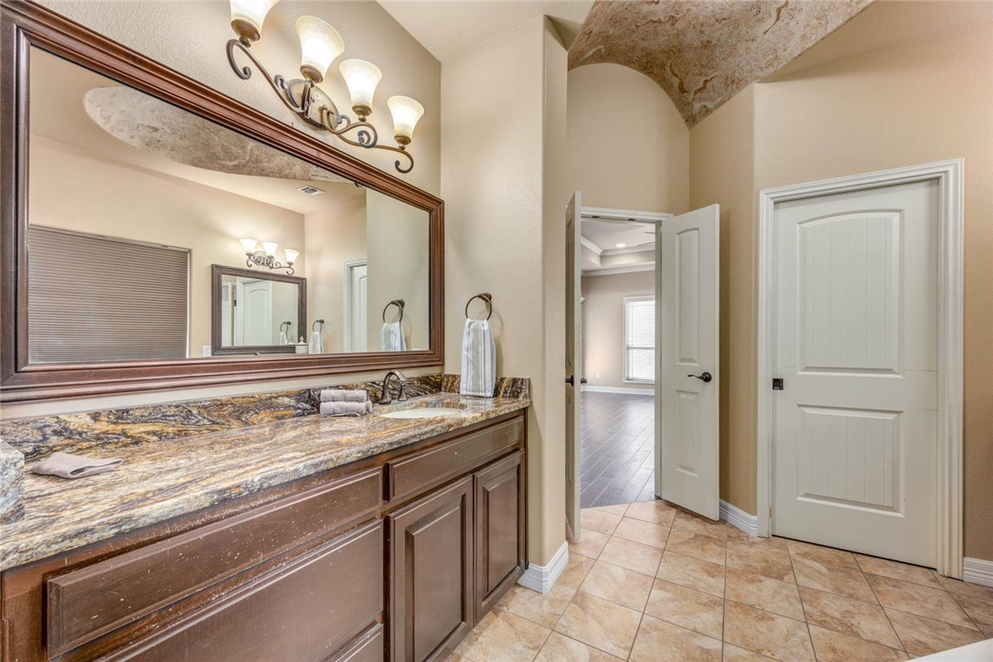 3722 Lake Hawkins Ct Property Photo 10