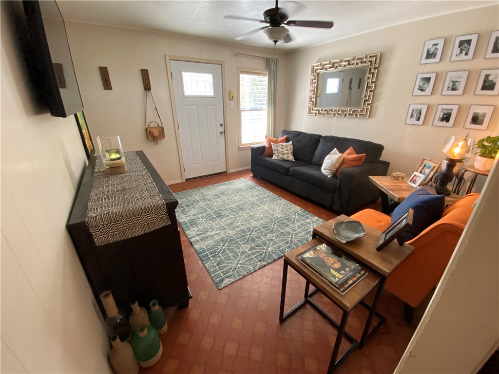 2534 Nogales St Property Photo 2