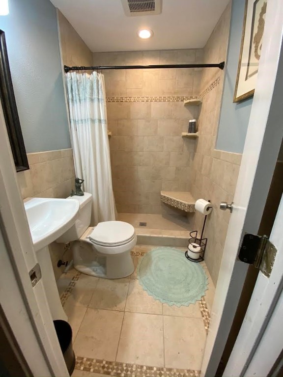 2534 Nogales St Property Photo 8