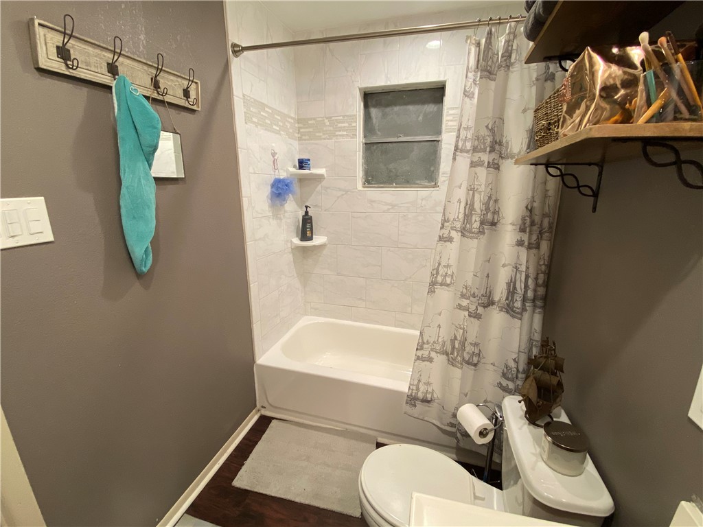 2534 Nogales St Property Photo 15