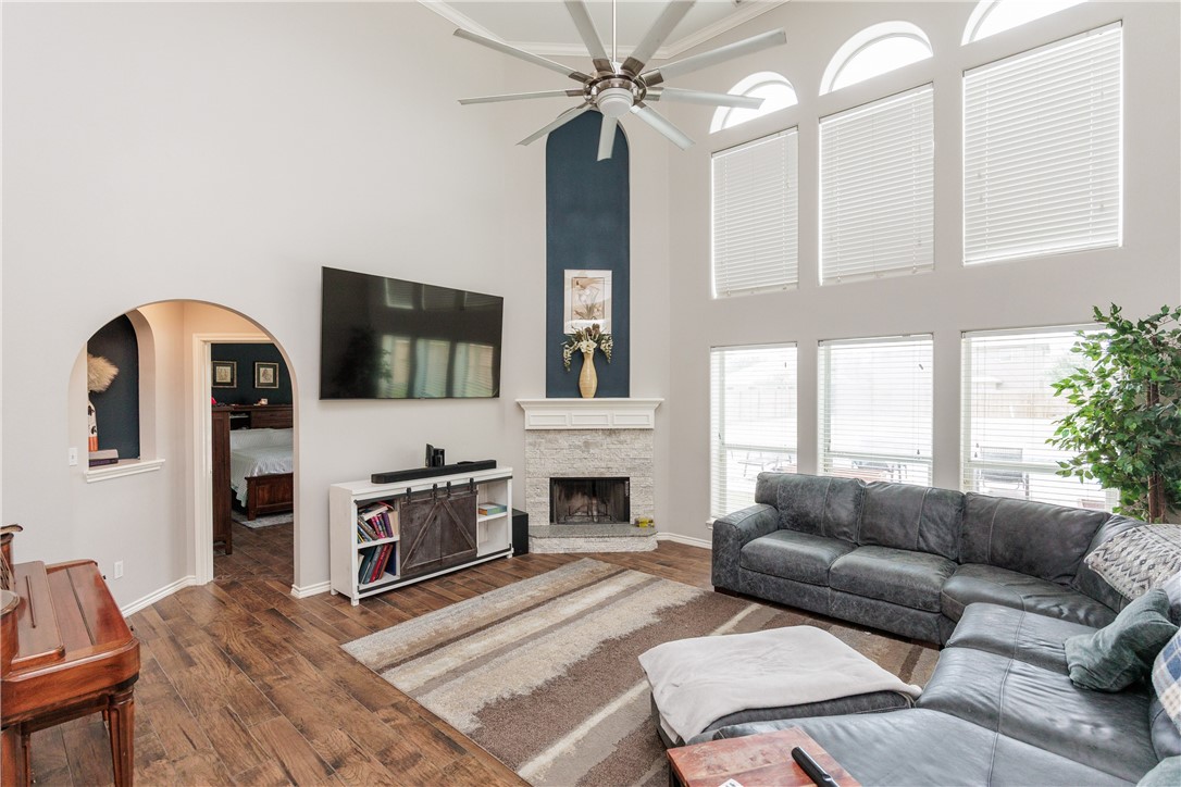 7533 Rancho Vista Blvd Property Photo 4