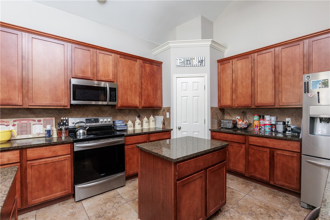 7533 Rancho Vista Blvd Property Photo 6