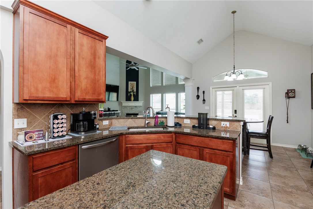 7533 Rancho Vista Blvd Property Photo 7