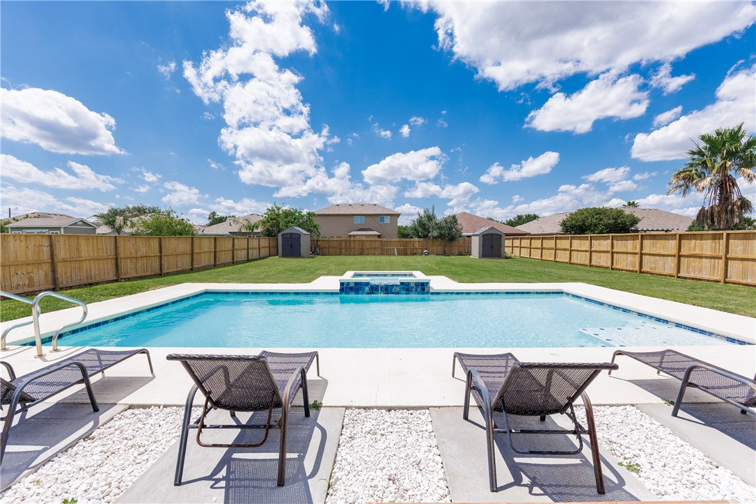 7533 Rancho Vista Blvd Property Photo 23