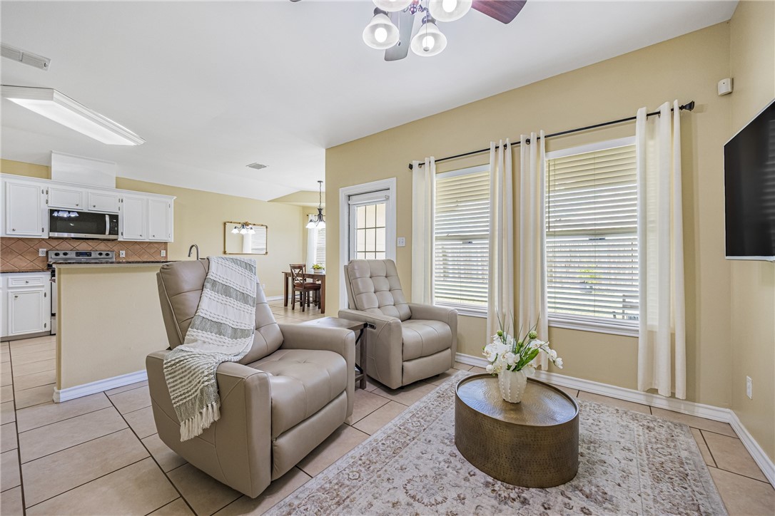 3137 Masterson Dr Property Photo 4