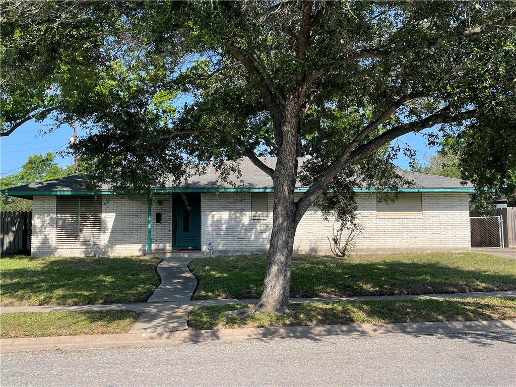 5406 Fresno Dr Property Photo