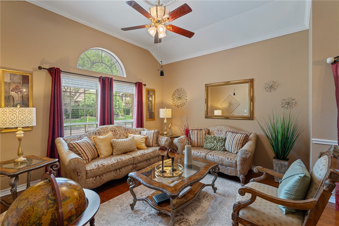 7425 Bourget Dr Property Photo 4