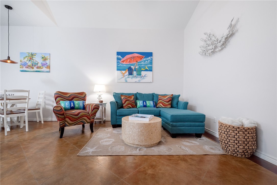 14205 Anegada Dr Property Photo 3