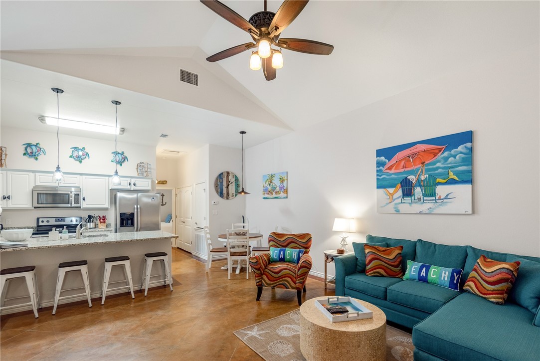 14205 Anegada Dr Property Photo 4