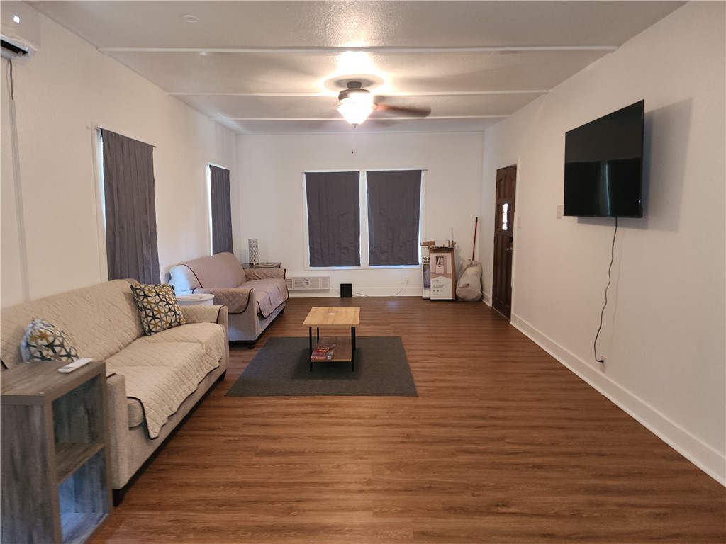 1613 6th St Property Photo 6