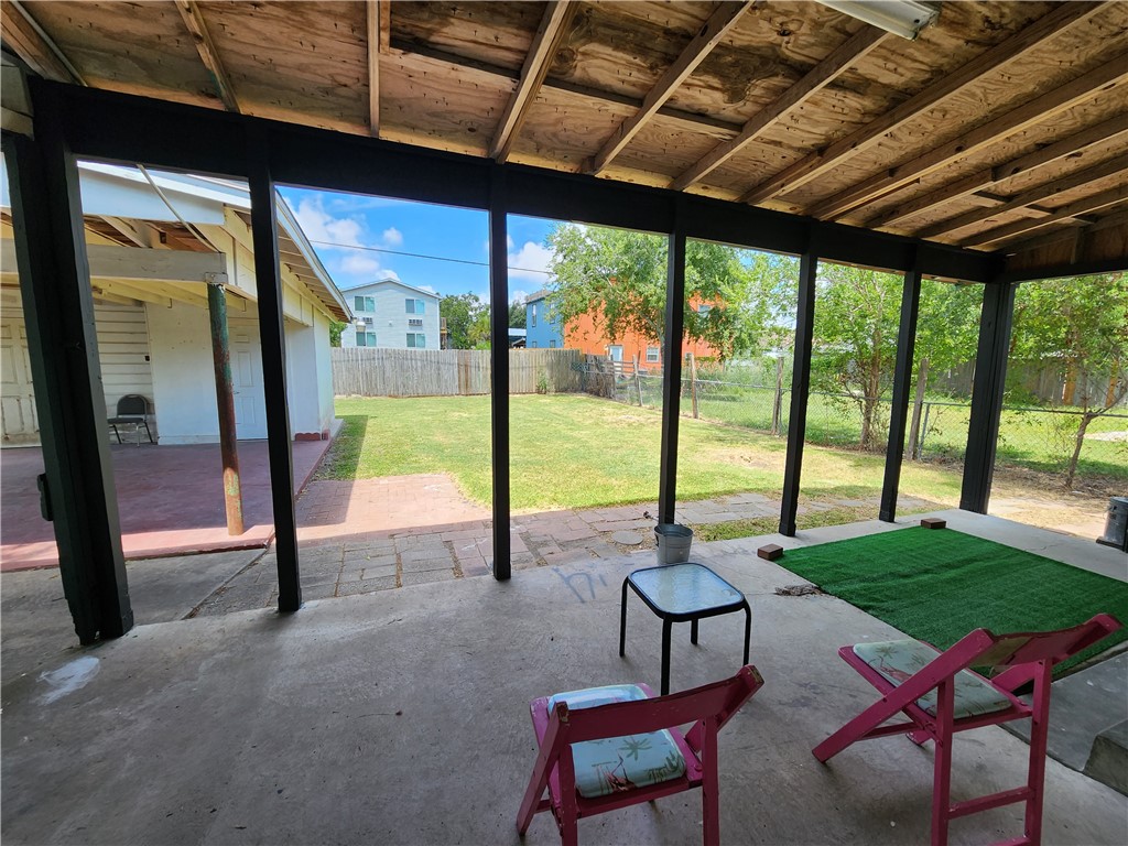 1613 6th St Property Photo 12