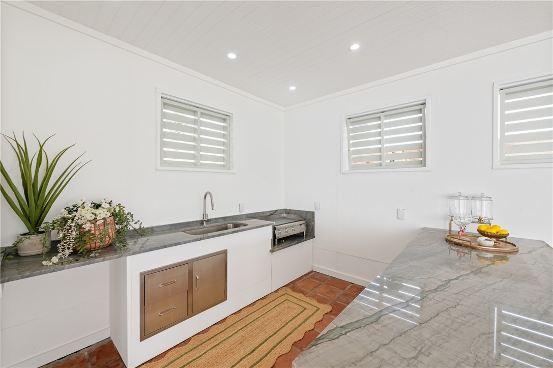 416 E Avenue C Ave Property Photo 8