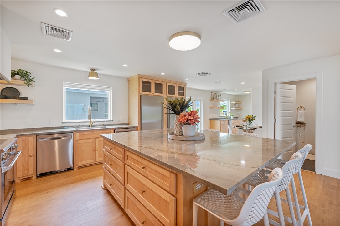 416 E Avenue C Ave Property Photo 17