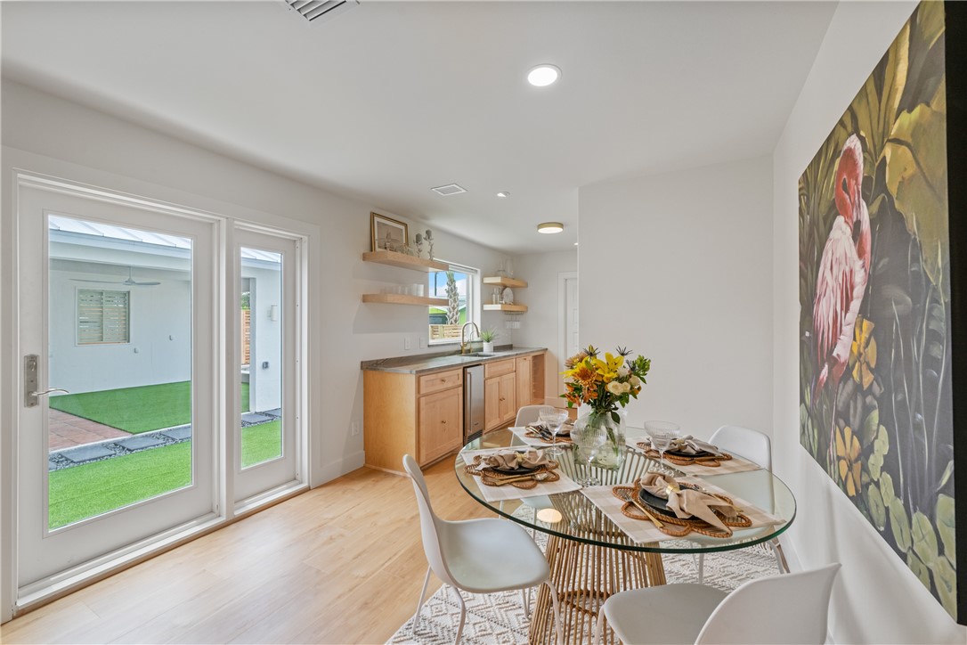 416 E Avenue C Ave Property Photo 18