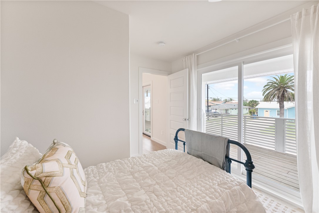 416 E Avenue C Ave Property Photo 27