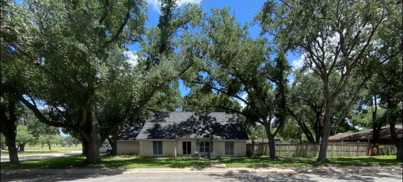 1801 Clare Dr Property Photo