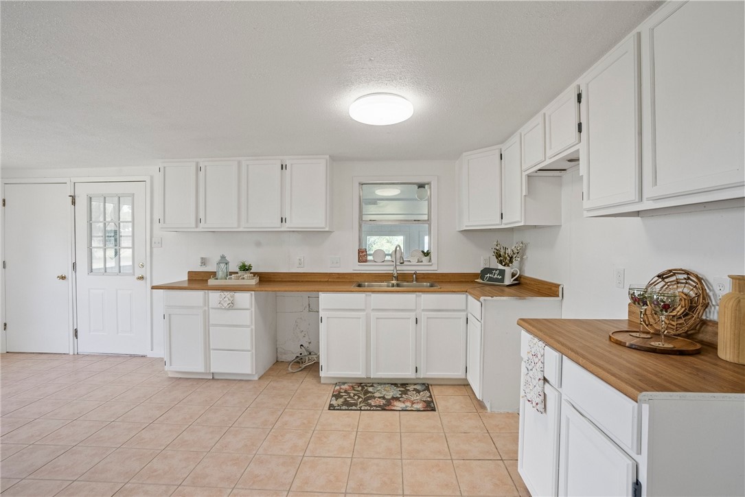 128 Live Oak Ln Property Photo 6