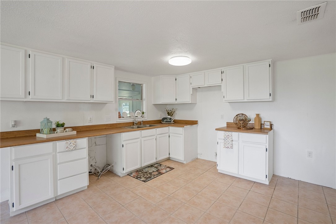 128 Live Oak Ln Property Photo 7