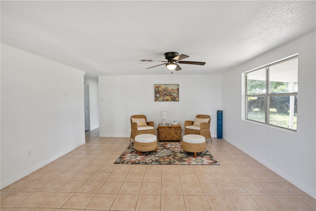 128 Live Oak Ln Property Photo 11