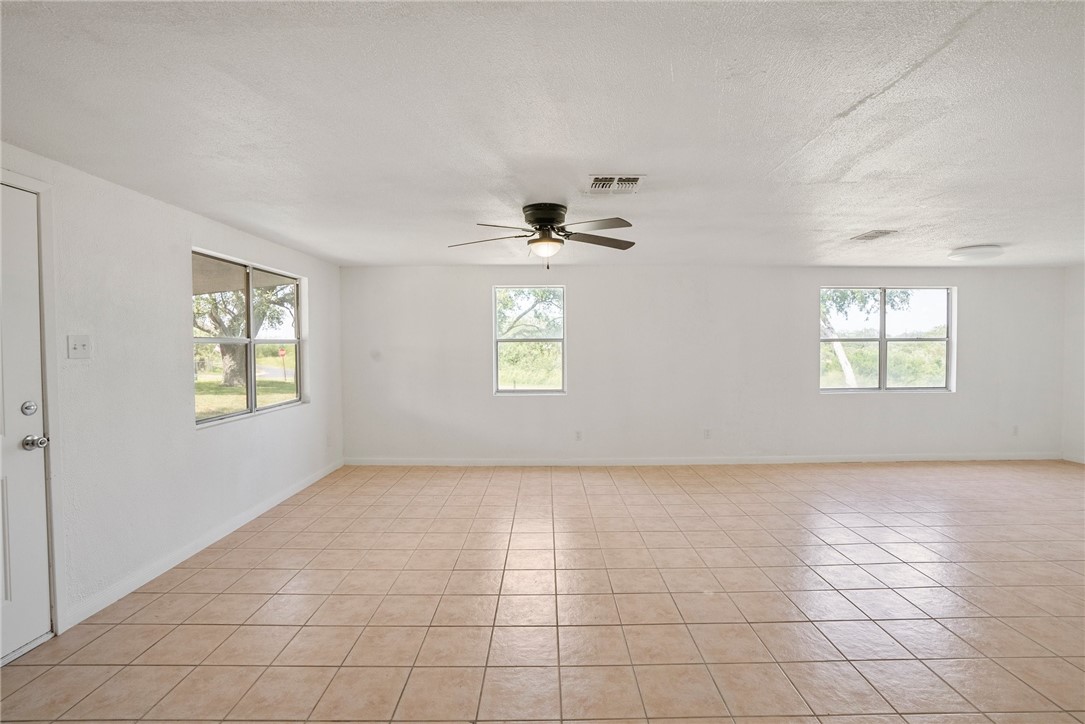 128 Live Oak Ln Property Photo 19