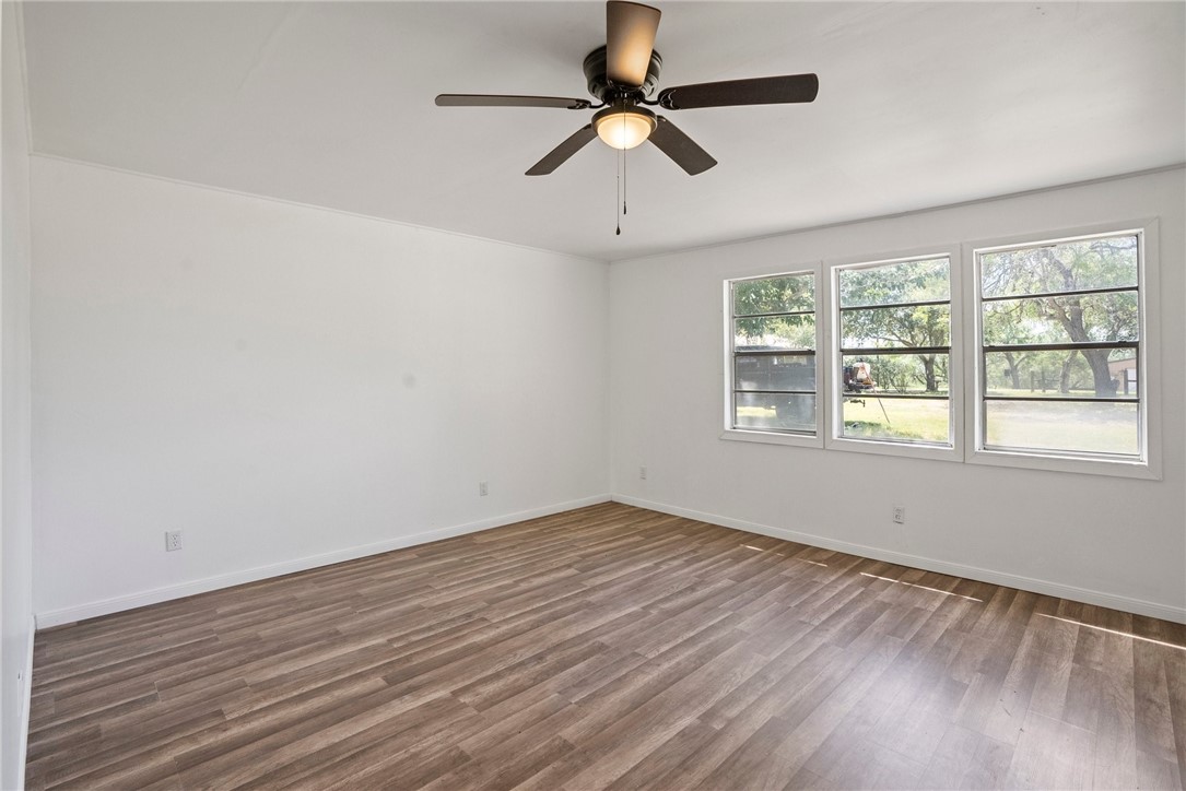 128 Live Oak Ln Property Photo 27