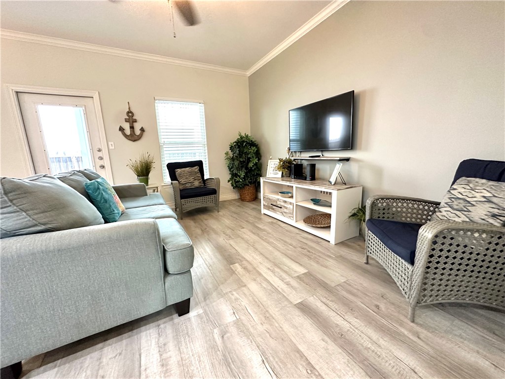 14818 Robla Dr Property Photo 3
