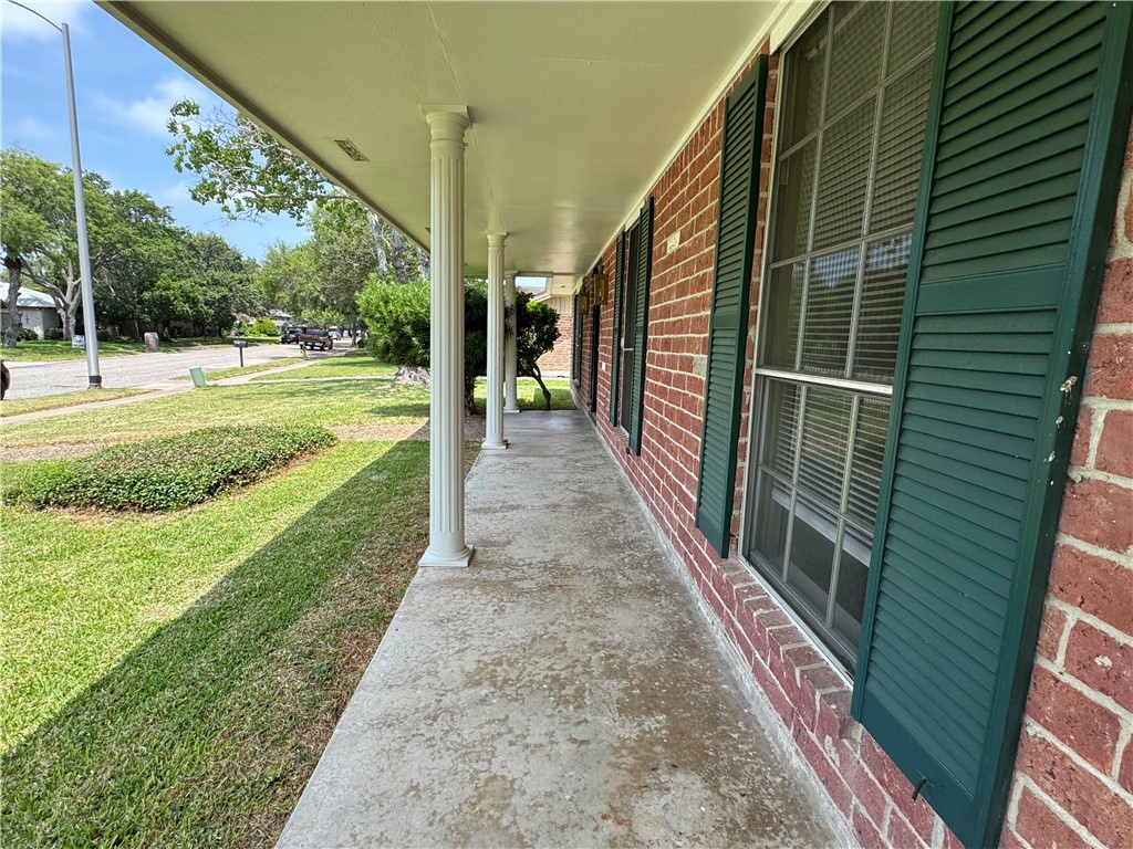 5122 Moultrie Dr Property Photo 3