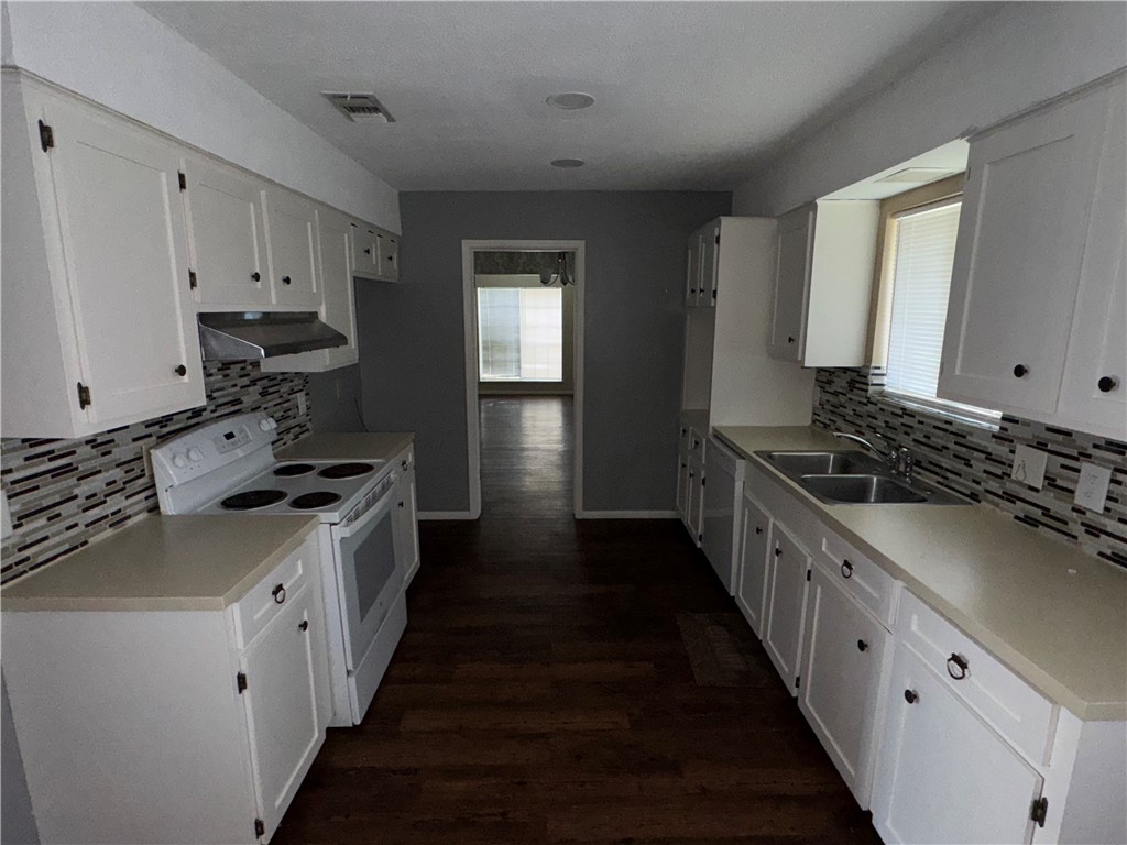 5122 Moultrie Dr Property Photo 6