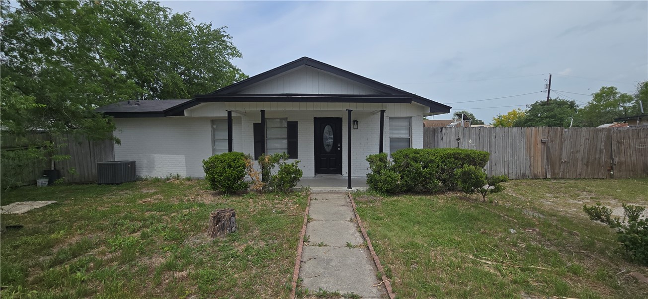 1013 Evergreen St Property Photo 1
