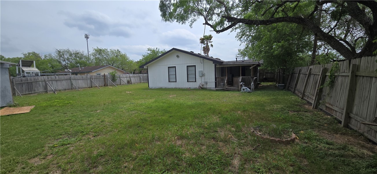 1013 Evergreen St Property Photo 3