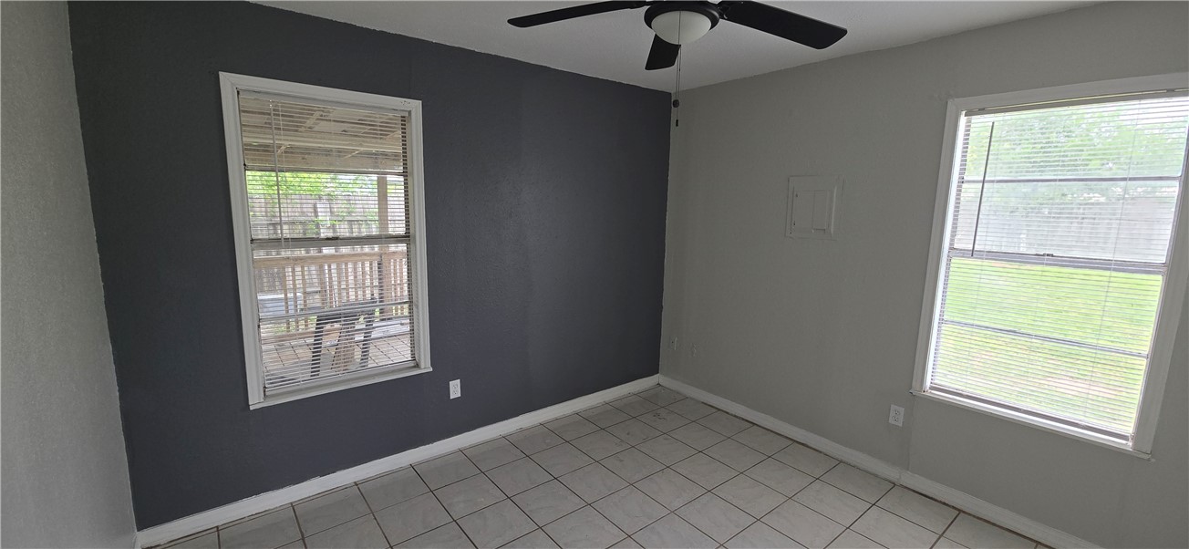1013 Evergreen St Property Photo 4
