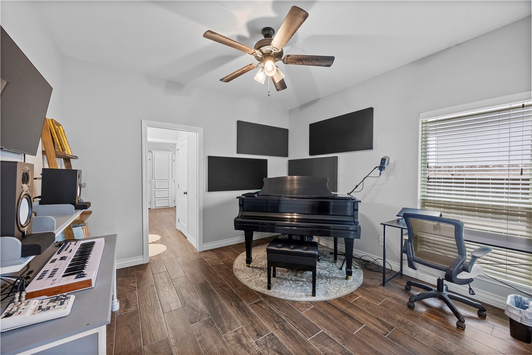 7746 Krypton Dr Property Photo 15