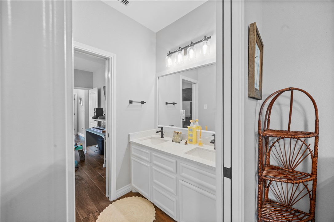 7746 Krypton Dr Property Photo 16