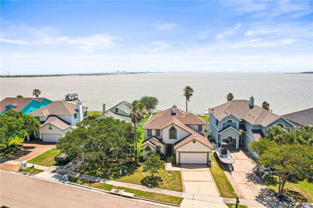 1331 Bayview Dr Property Photo 2