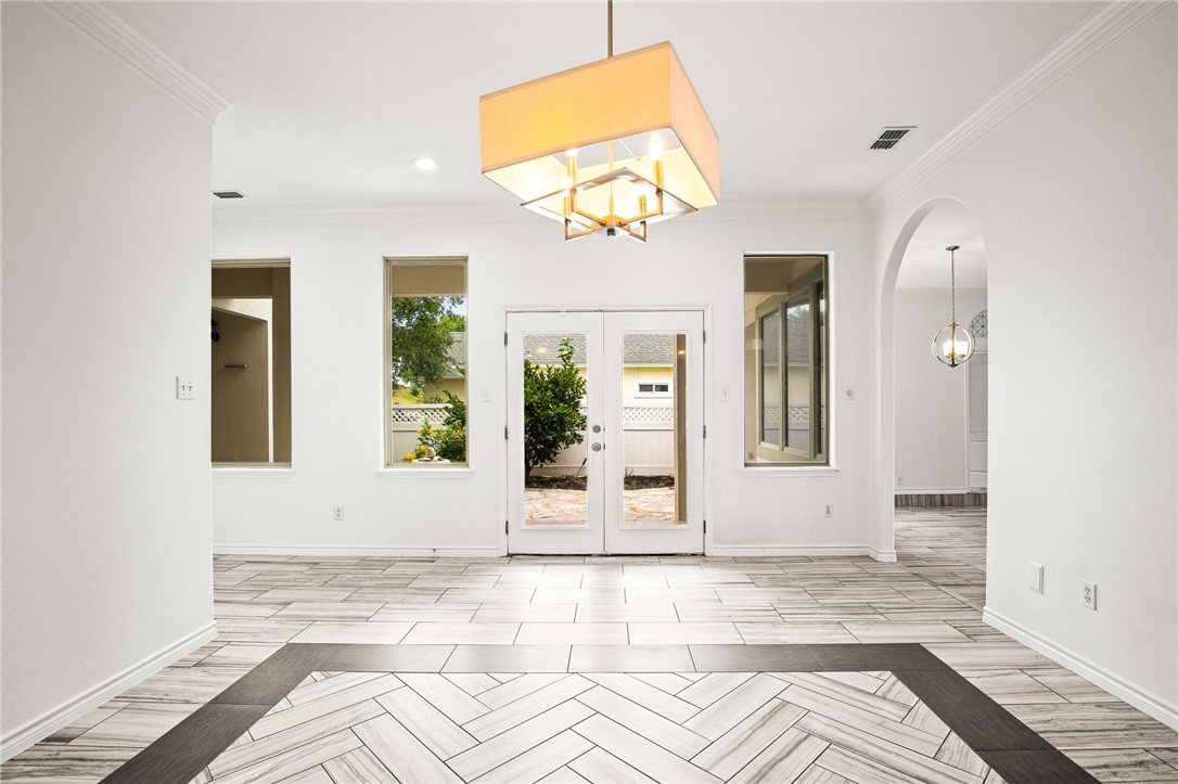 1331 Bayview Dr Property Photo 7