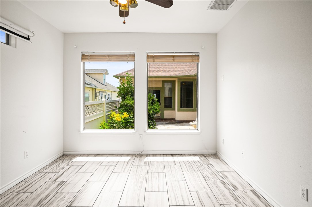 1331 Bayview Dr Property Photo 29