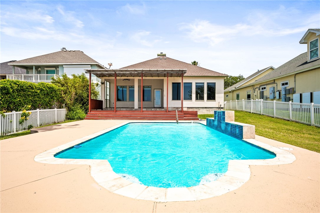 1331 Bayview Dr Property Photo 33