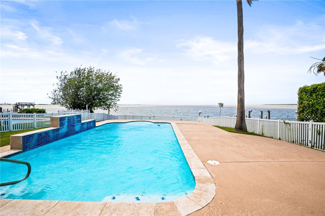 1331 Bayview Dr Property Photo 34