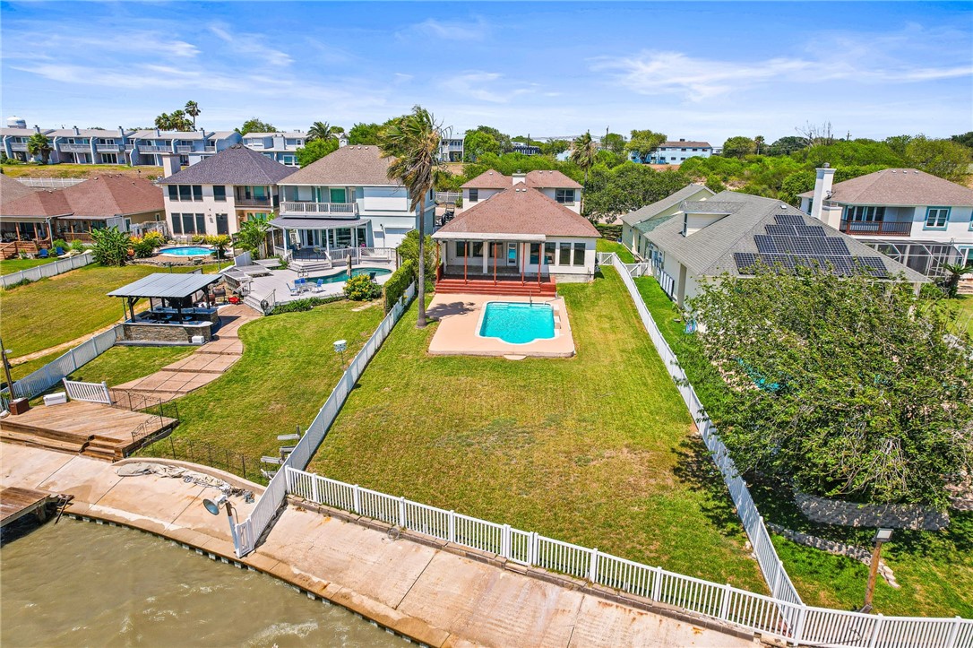 1331 Bayview Dr Property Photo 35