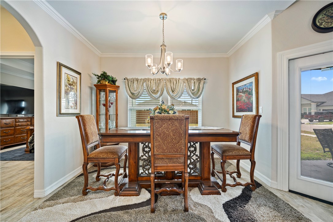 100 Meadowbrook Dr Property Photo 10