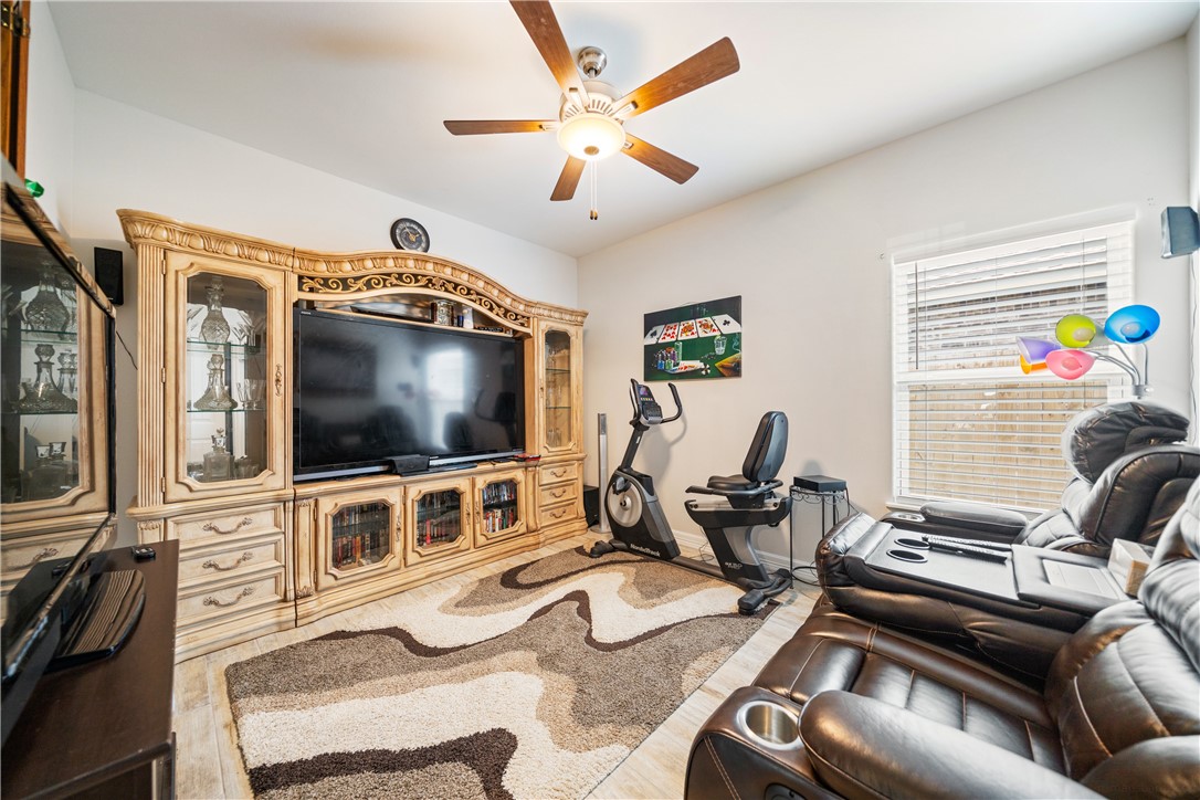 100 Meadowbrook Dr Property Photo 15