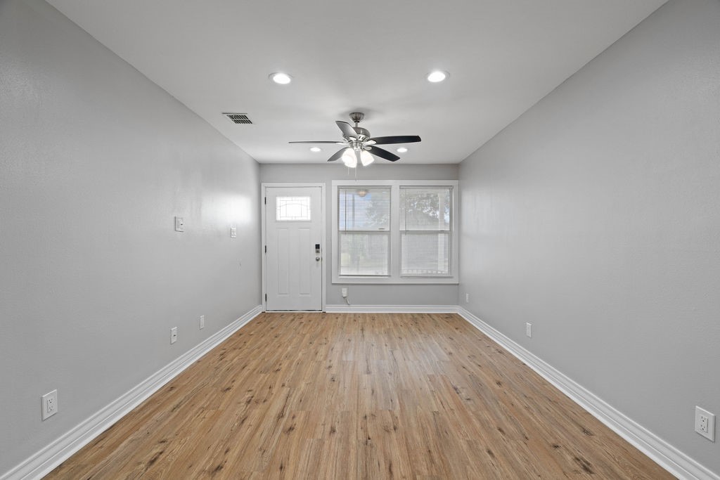 800 Avenue B Property Photo 2