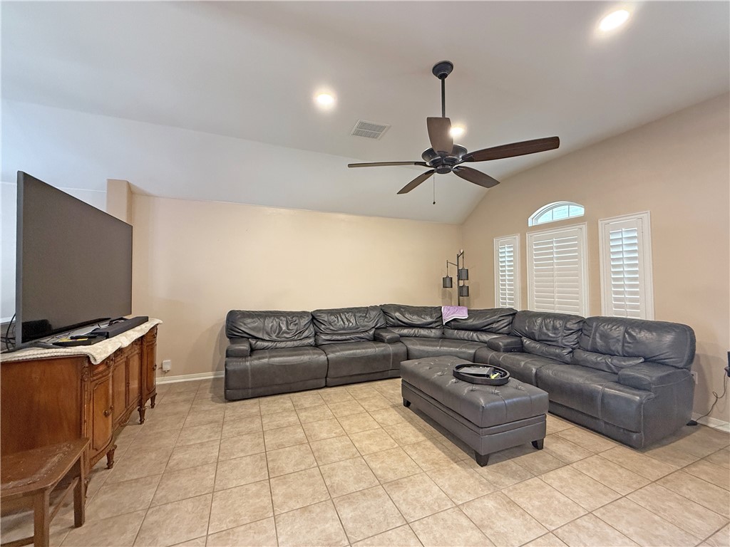 177 Whistlers Cove Property Photo 4