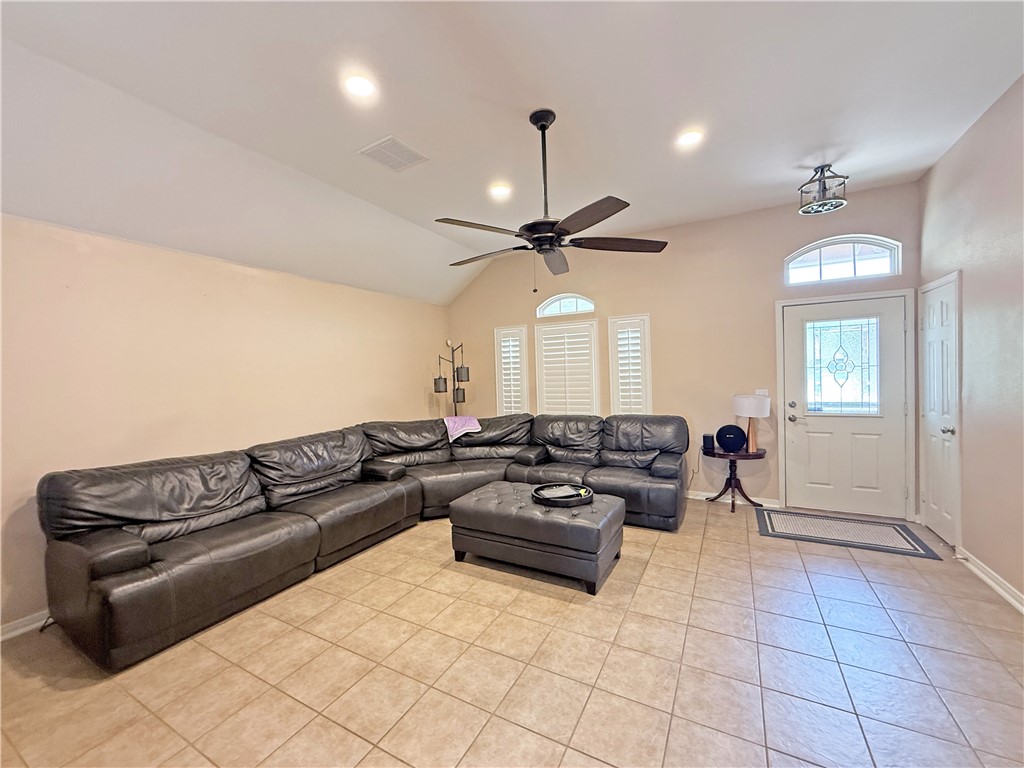 177 Whistlers Cove Property Photo 5