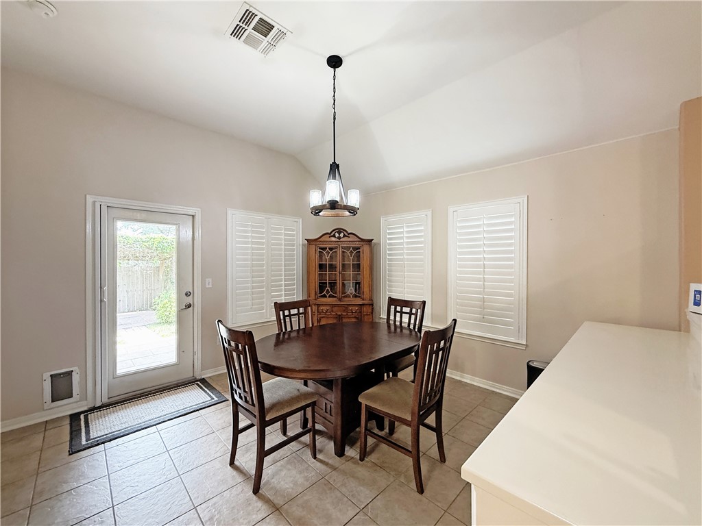 177 Whistlers Cove Property Photo 6