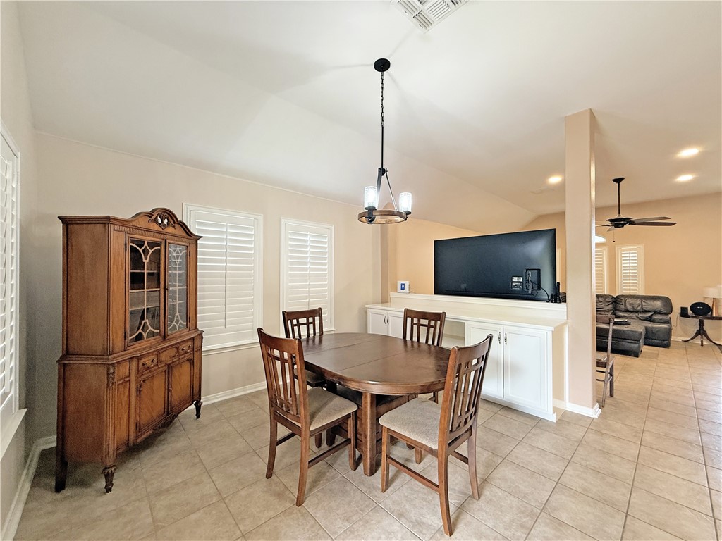 177 Whistlers Cove Property Photo 7