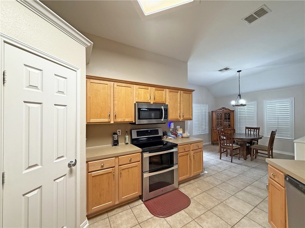 177 Whistlers Cove Property Photo 13