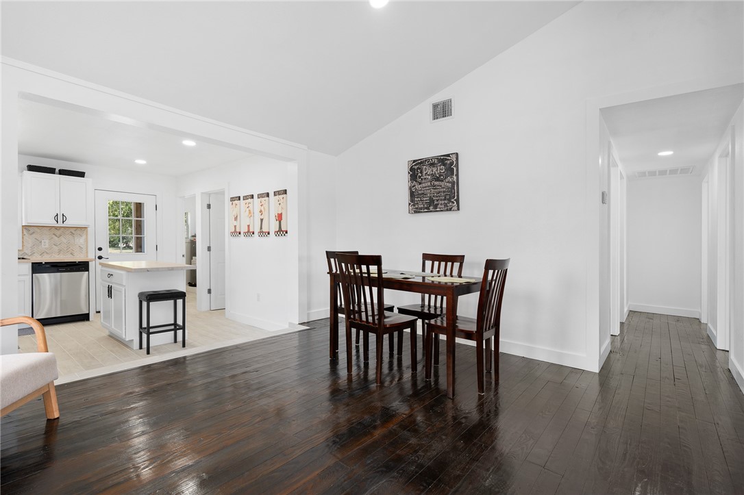 606 Avenue F Property Photo 11