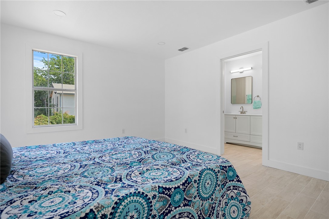 606 Avenue F Property Photo 20